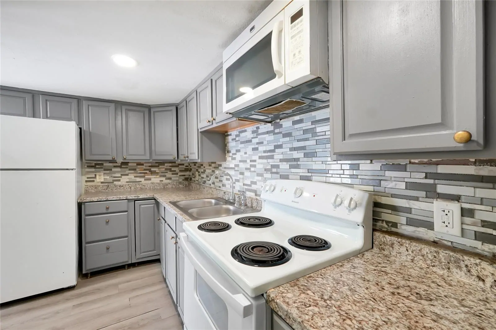 915 W OAK RIDGE RD #B, ORLANDO, FL property photo 11 of 26