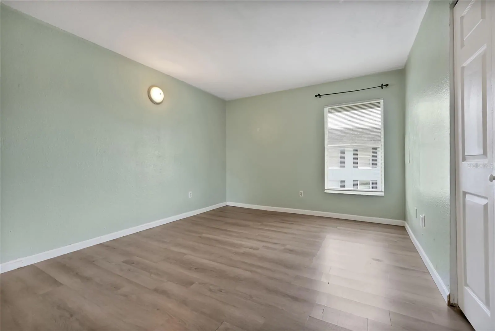 915 W OAK RIDGE RD #B, ORLANDO, FL property photo 13 of 26