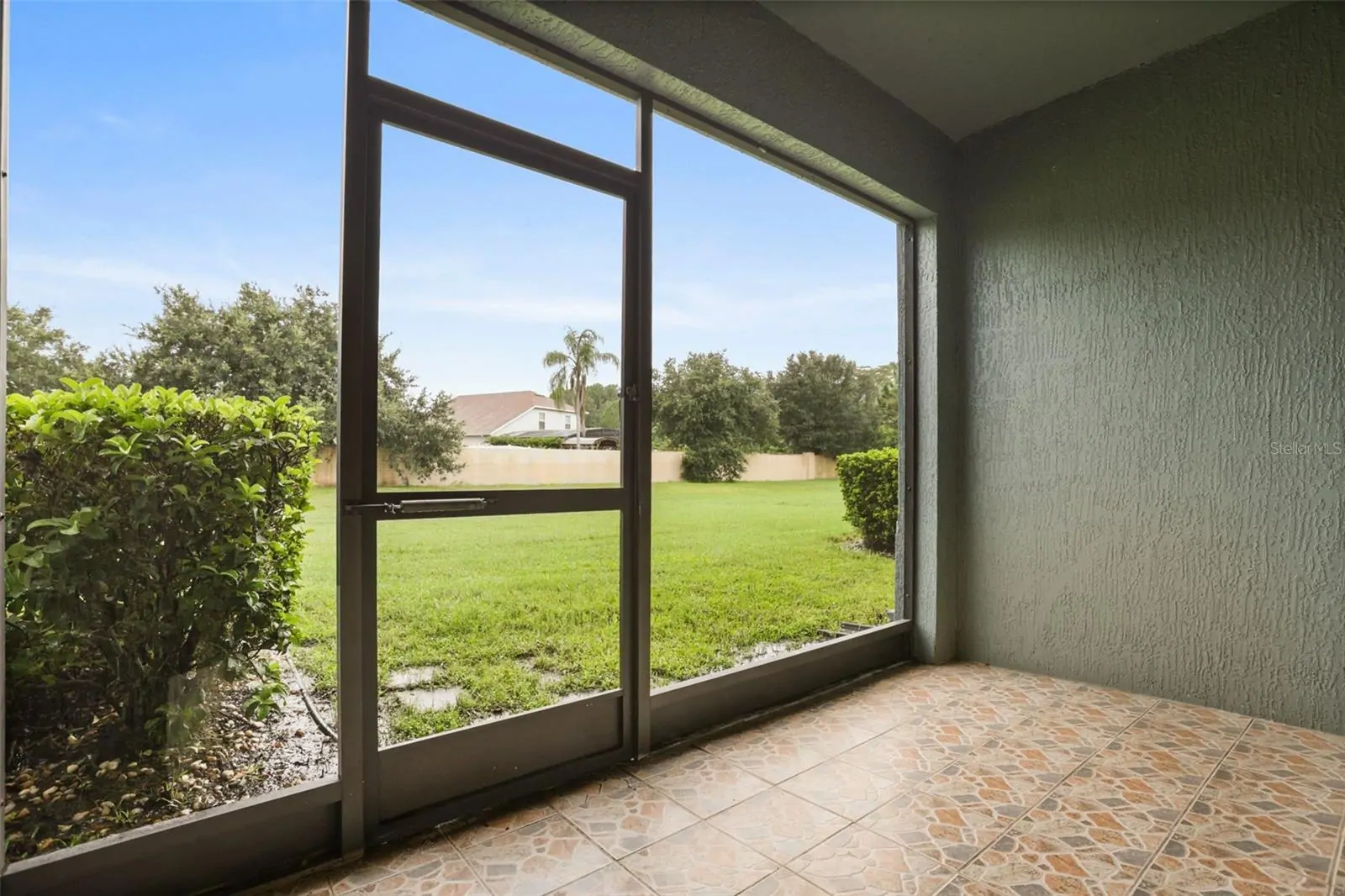 10332 MANDERLEY WAY #111, ORLANDO, FL property photo 2 of 23