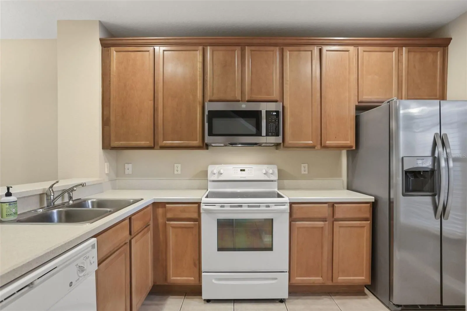 10332 MANDERLEY WAY #111, ORLANDO, FL property photo 3 of 23