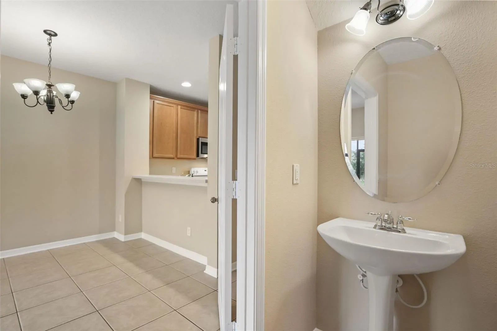 10332 MANDERLEY WAY #111, ORLANDO, FL property photo 13 of 23