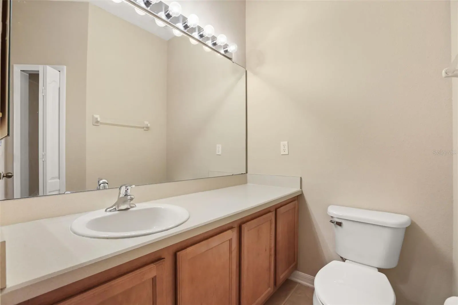 10332 MANDERLEY WAY #111, ORLANDO, FL property photo 16 of 23