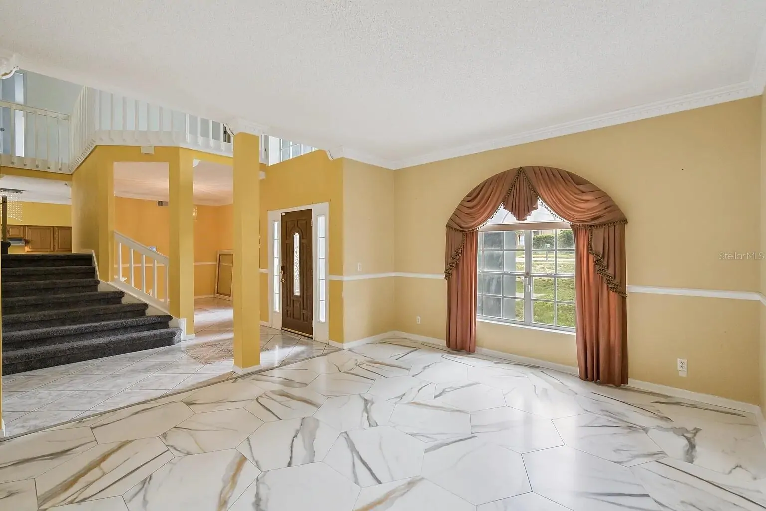 6415 ABBEYDALE CT, ORLANDO, FL property photo 4 of 53