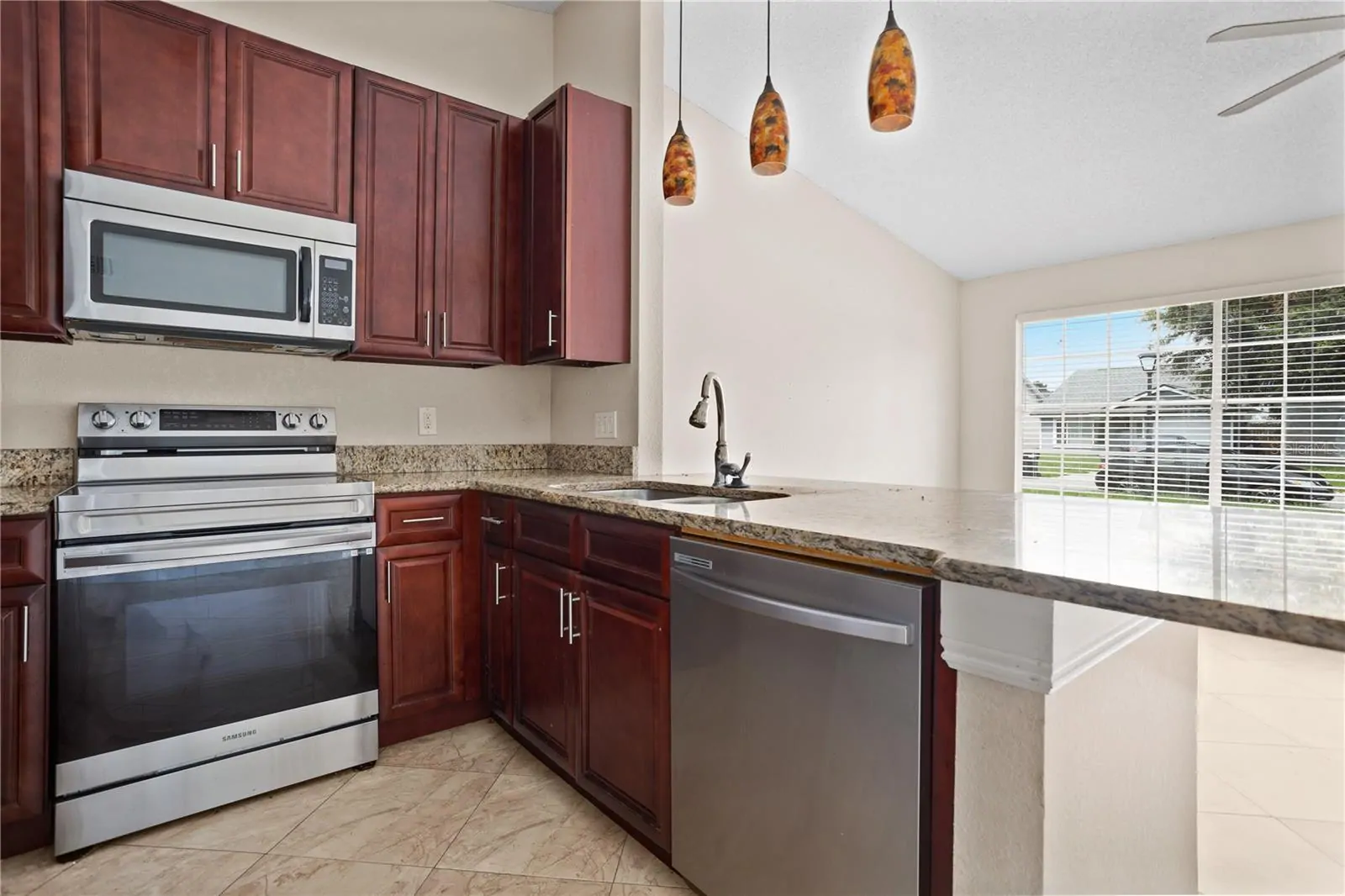 1208 ROMA CT, ORLANDO, FL property photo 9 of 26