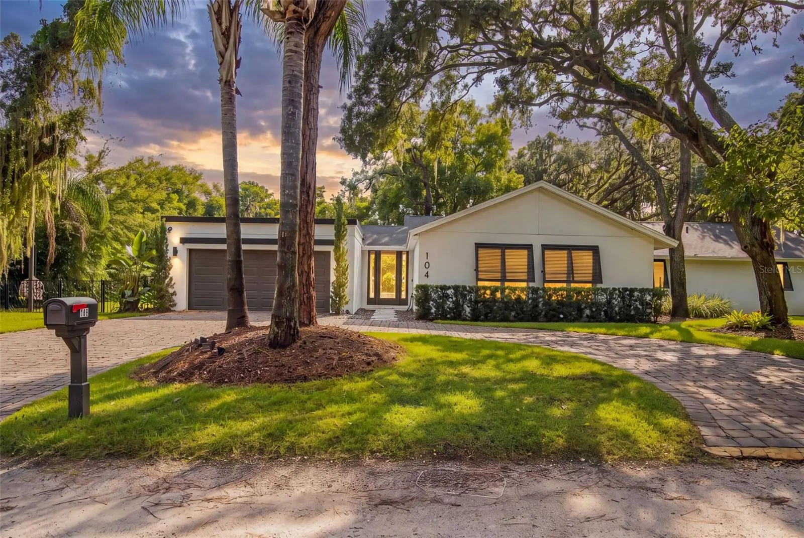 104 E 1ST AVE, WINDERMERE, FL