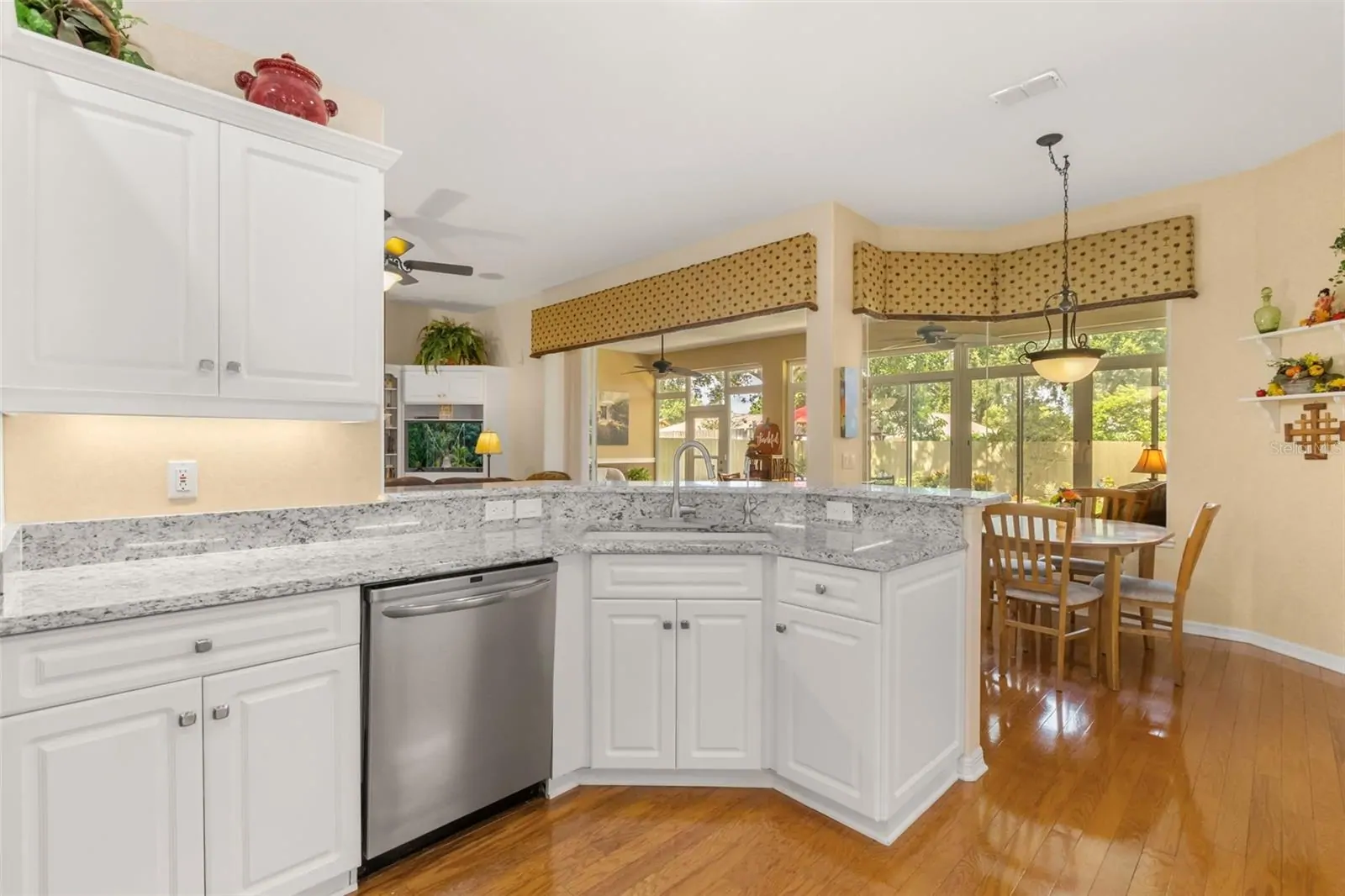 1249 WATERWITCH COVE CIR, ORLANDO, FL property photo 17 of 54