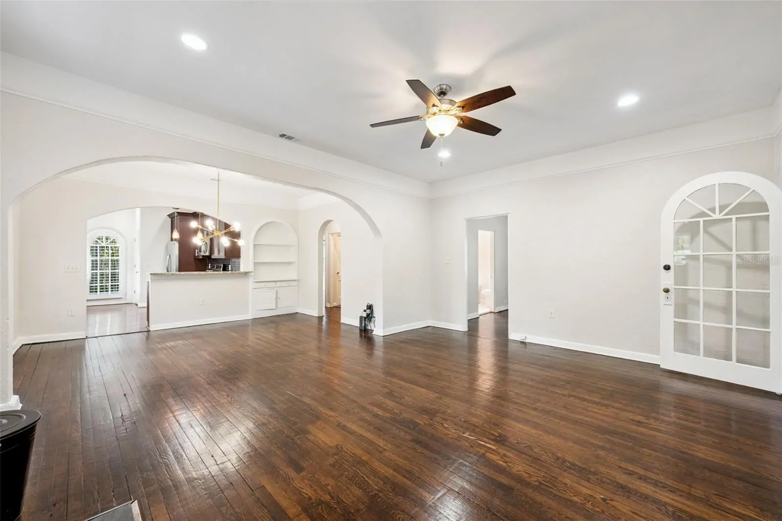 215 S LAWSONA BLVD, ORLANDO, FL property photo 10 of 40